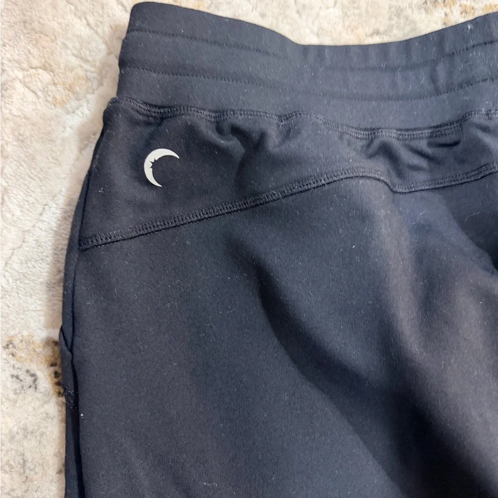 Zyia Black Unwind Jogger - Picture 4 of 4